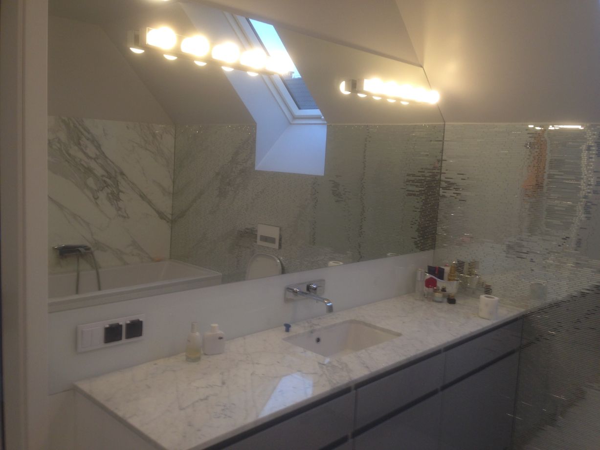 Łazienka wykończona marmurem