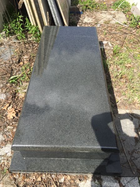 Nagrobek granitowy. Nagrobki granitowe.