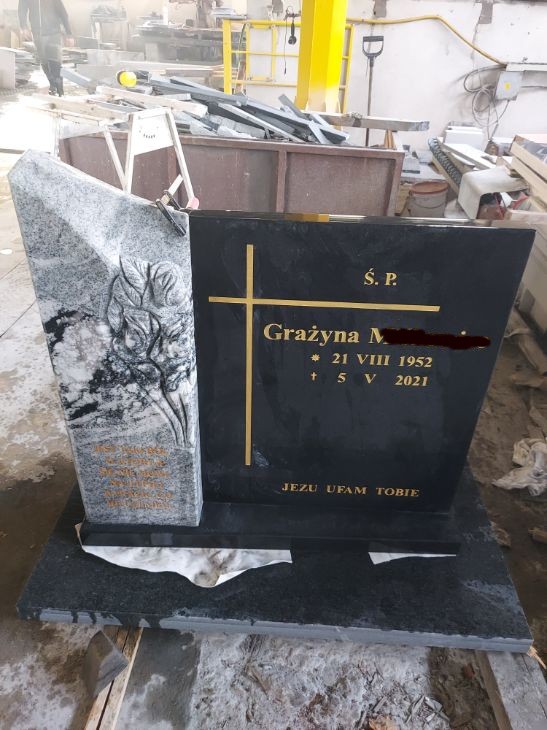 Nagrobek granitowy