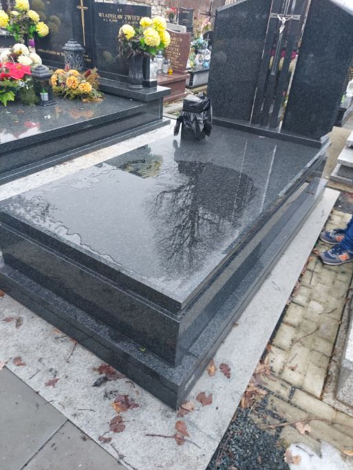 Nagrobek granitowy Granmarys Jaworzno
