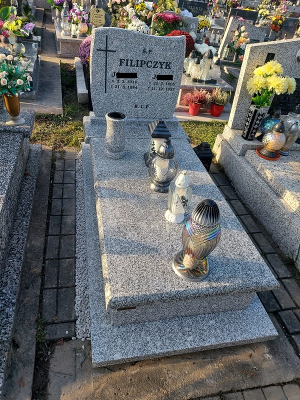 Nagrobek granitowy pomnik Jaworzno Granmarys jasny pojedynczy taninagrobki ciemne czarne granitowe kamień naturalny Jaworzno Granmarys kamieniarstwo kamieniarz zakład kamieniarski Śląsk