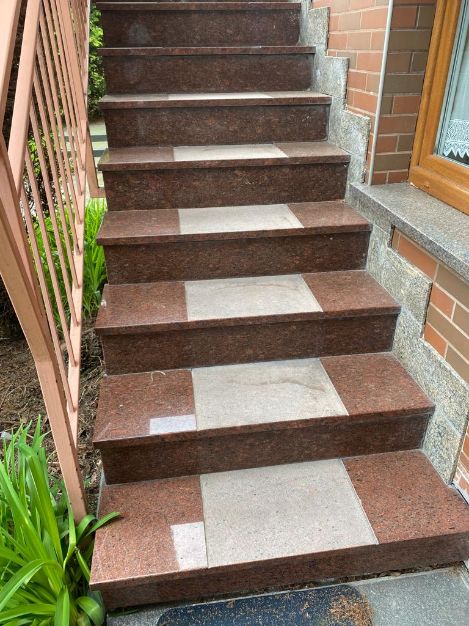 Schody granitowe Granmarys Jaworzno Tablica granitowa czarna ciemna polerowana wzorki wzory pasma kamień naturalny Nagrobki granitowe Granmarys Jaworzno Zakład kamieniarski kamieniarz kamieniarstwo Jaworzno Śląsk