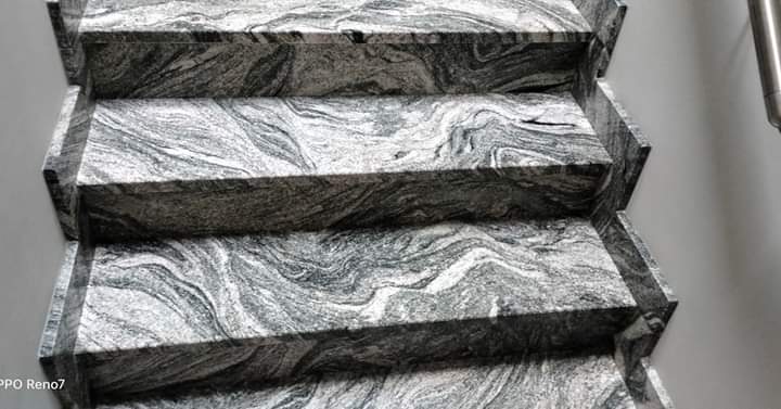 Schody granitowe Granmarys Jaworzno. Kamieniarz. Zakład Kamieniarski. Schody granitowe wewnętrzne i zewnętrzne. Realizacje projektów z granitu i marmuru