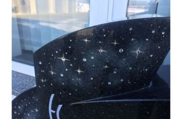 Ekskluzywne i Artystyczne Nagrobki Pomniki Grobowce Granitowe diamenty błyszczące Obeliski Tablice granitowe Jaworzno Granmarys