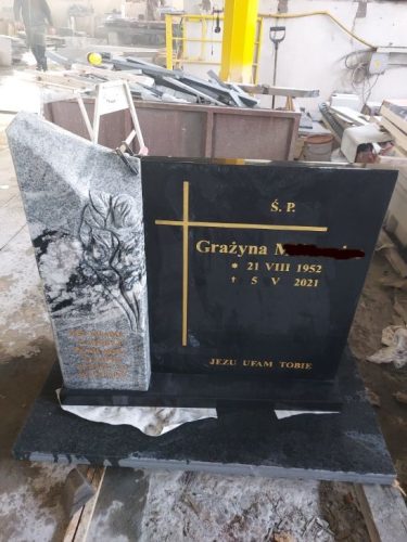 Nagrobek granitowy tablica nagrobkowa ciemna złote litery Granmarys Jaworzno