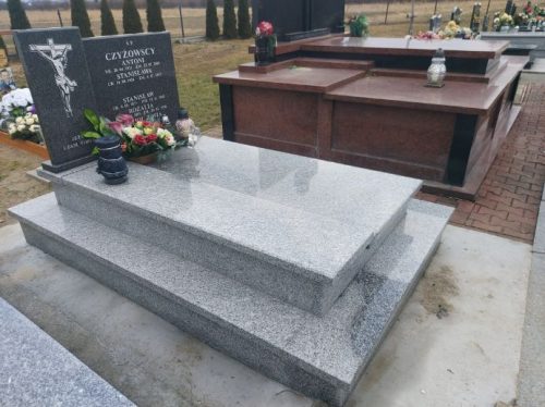 Tablica granitowa czarna ciemna polerowana wzorki wzory pasma kamień naturalny Nagrobki granitowe Granmarys Jaworzno Zakład kamieniarski kamieniarz kamieniarstwo Jaworzno Śląsk